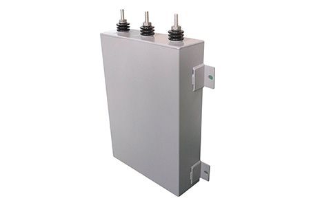 電容器的容量大小與什么有關(guān)？為什么？