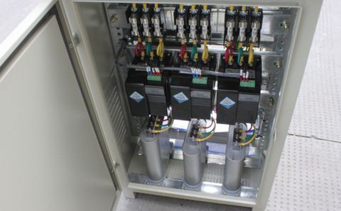 為什么大多數(shù)電力電容器的額定電壓會(huì)選擇450V或480V？